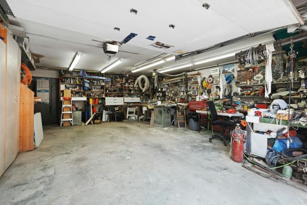 Nettoyage garage à Bonneville : astuces pour un espace sans déchets